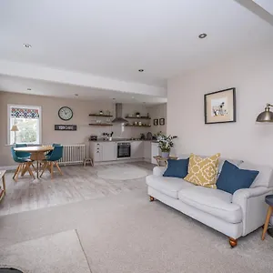 https://rudd-house-cottage.yorkshirehotels.net